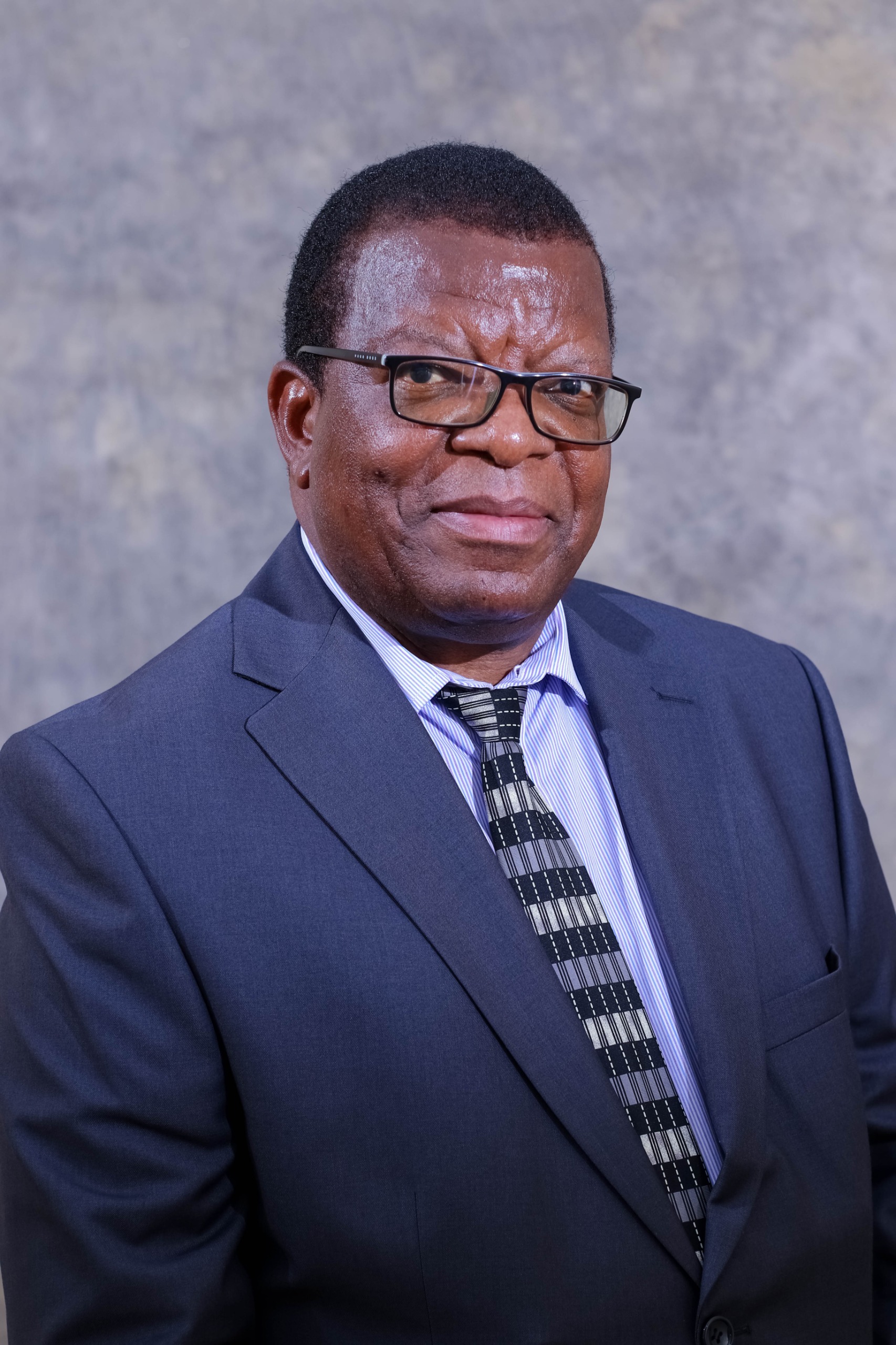 Dr. Silvanos Gwarinda